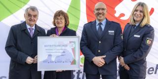 Herbert Reul, Dr. Petra Beckefeld, Markus Szech und Lea Blank
